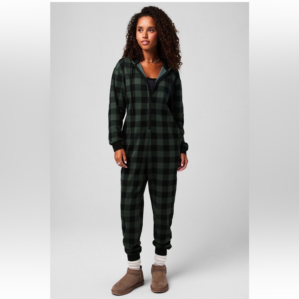 Fabletics onsie size XL. Great for Christmas morning. Never worn